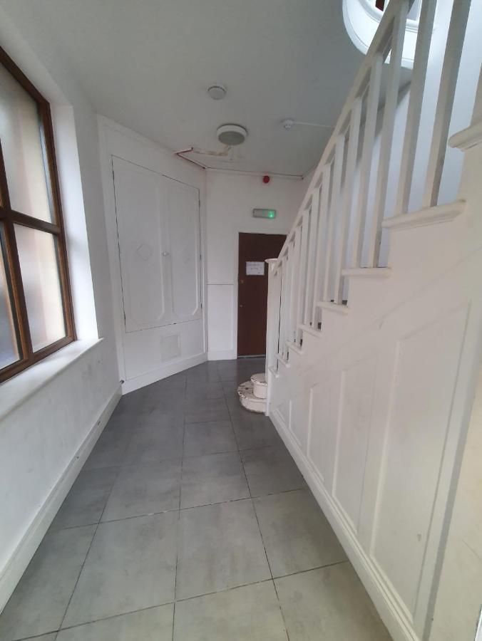 Sw16 Norbury Guesthouse ลอนดอน ภายนอก รูปภาพ