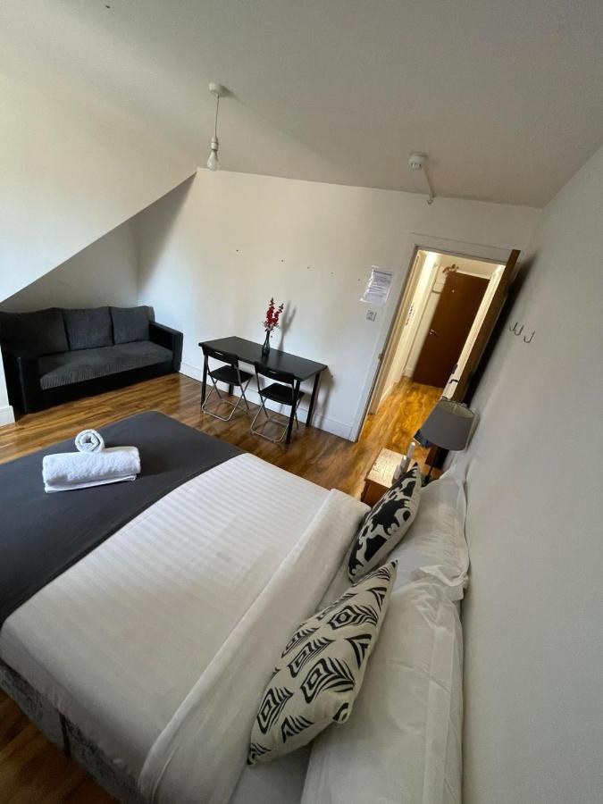 Sw16 Norbury Guesthouse ลอนดอน ภายนอก รูปภาพ